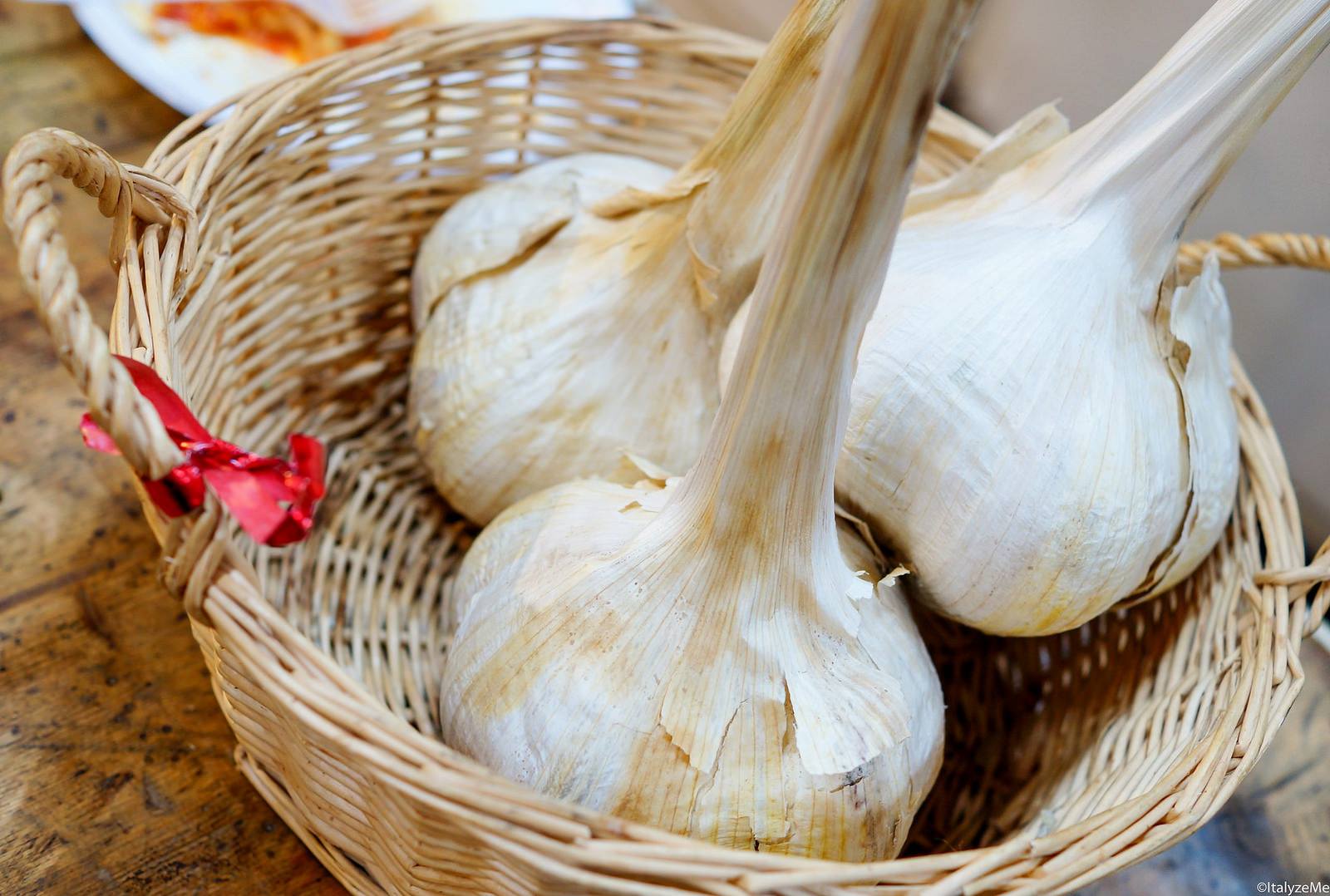 From the garlic to the Chianina: in Valdichiana everything is “giant”.